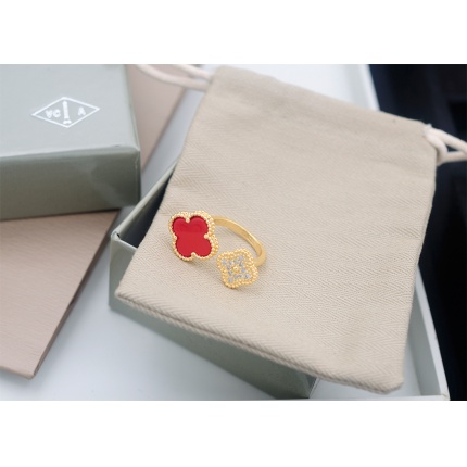 Van Cleef & Arpels Rings in 173239