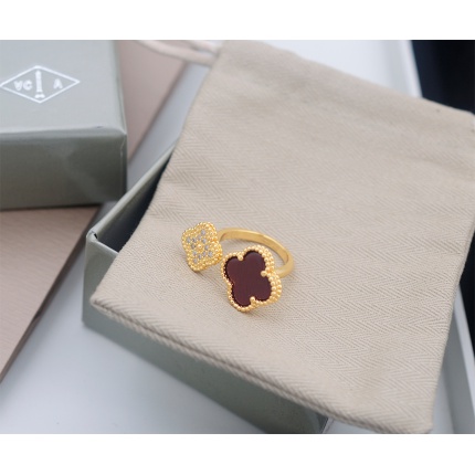 Van Cleef & Arpels Rings in 173240