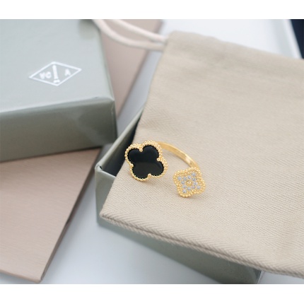 Van Cleef & Arpels Rings in 173241