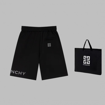 Givenchy Short pants for Men in 173480
