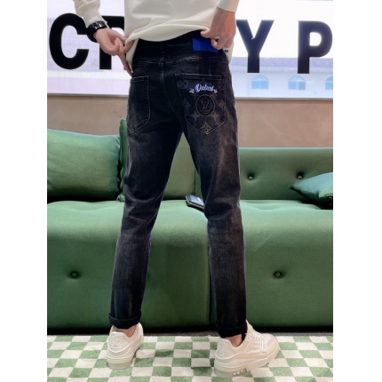 Louis Vuitton Jeans for Men in 173803