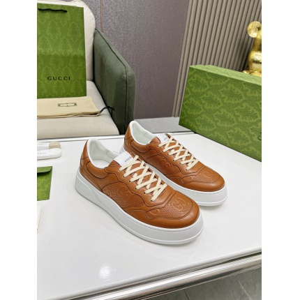 Gucci Sneakers For Women in 173910