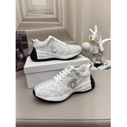 Versace Sneakers For Men in 173936