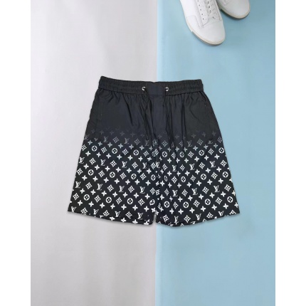 Louis Vuitton Short Pants For Men in 174277
