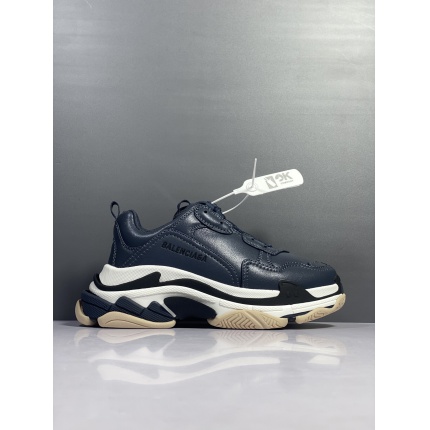 Balenciaga Triple Sneakers in 174413