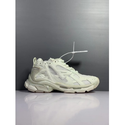 Balenciaga Triple Sneakers in 174426