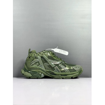 Balenciaga Triple Sneakers in 174428