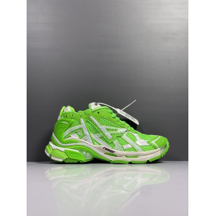 Balenciaga Triple Sneakers in 174436