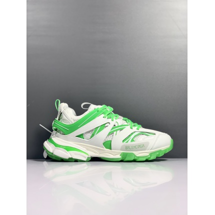 Balenciaga Triple Sneakers in 174446