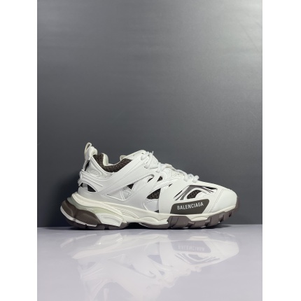 Balenciaga Triple Sneakers in 174452