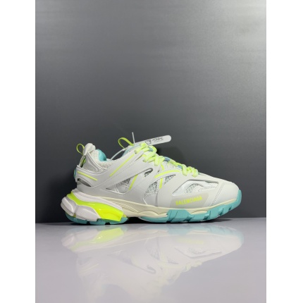 Balenciaga Triple Sneakers in 174453