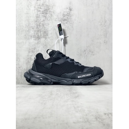 Balenciaga Triple Sneakers in 174456