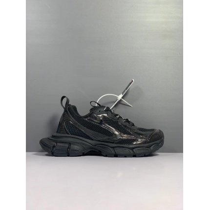 Balenciaga Triple Sneakers in 174463