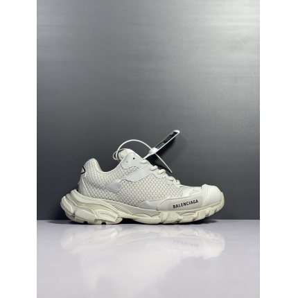 Balenciaga Triple Sneakers in 174466