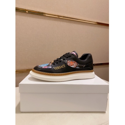 Versace Sneakers For Men in 174475