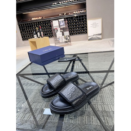 Dior Slippers For Men in 174502