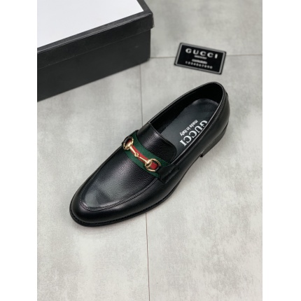 Gucci Dress Shoes For Men in 174750