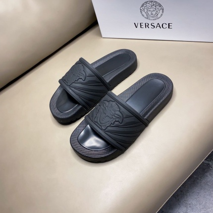 Versace Slippers For Men in 174866