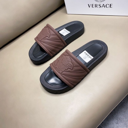 Versace Slippers For Men in 174867