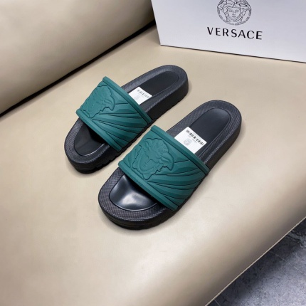 Versace Slippers For Men in 174870
