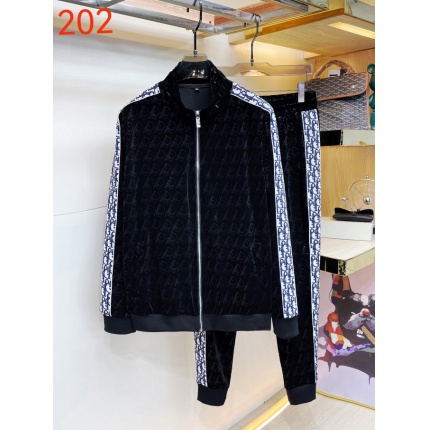 Dior Tracksuits for Men in 174990