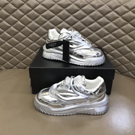 Versace Sneakers For Men in 175656