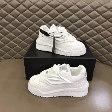 Versace Sneakers For Men in 175657