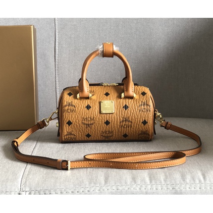 MCM aaa quality Handbags in 177010