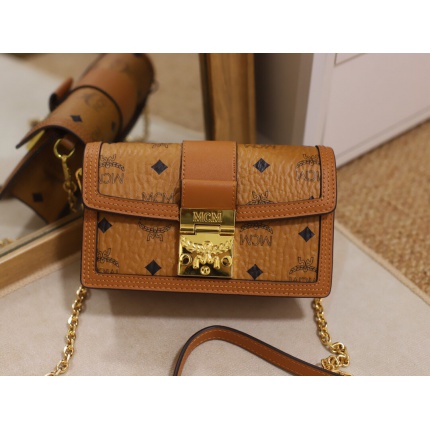 MCM aaa quality Handbags in 177039