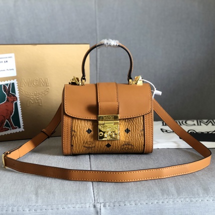 MCM aaa quality Handbags in 177041