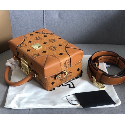 MCM aaa quality Handbags in 177043