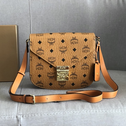 MCM aaa quality Handbags in 177053