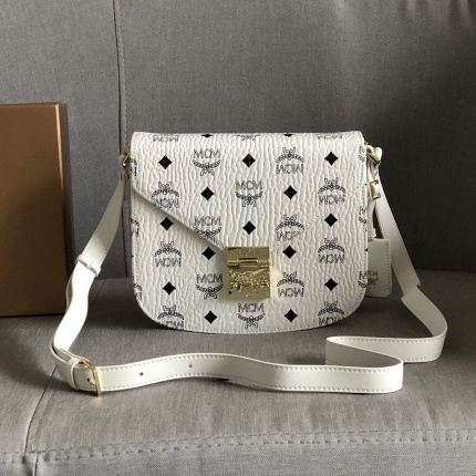 MCM aaa quality Handbags in 177057