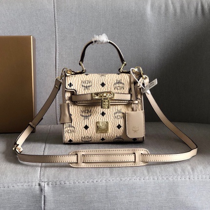 MCM aaa quality Handbags in 177069
