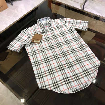 Burberry Short-Sleeved Shirts for Women in 177283