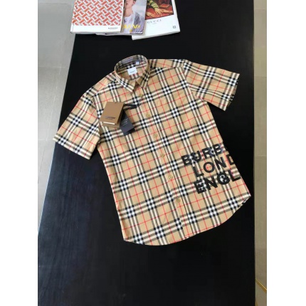 Burberry Short-Sleeved Shirts for Women in 177285