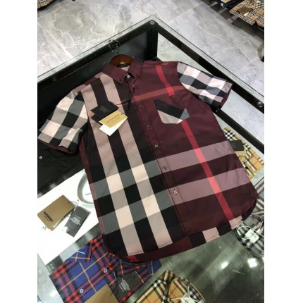 Burberry Short-Sleeved Shirts for Men in 177294
