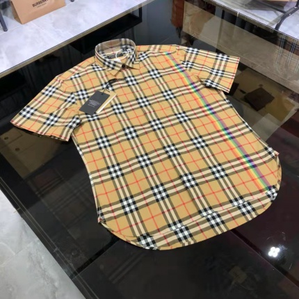 Burberry Short-Sleeved Shirts for Men in 177295