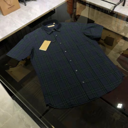 Burberry Short-Sleeved Shirts for Men in 177299