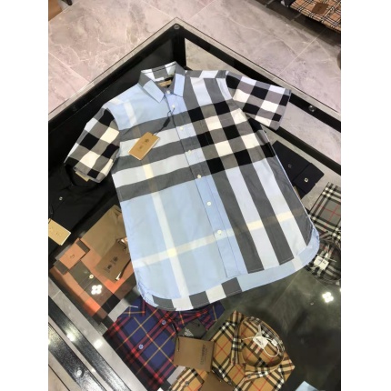 Burberry Short-Sleeved Shirts for Men in 177310