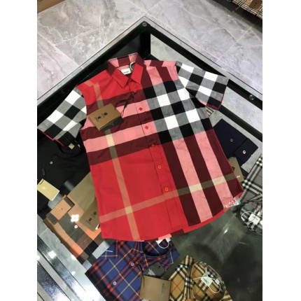 Burberry Short-Sleeved Shirts for Men in 177311