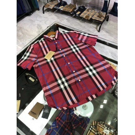 Burberry Short-Sleeved Shirts for Men in 177320