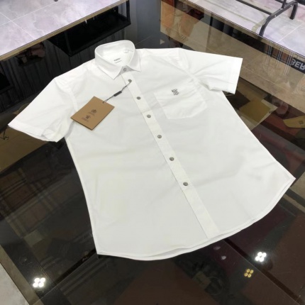 Burberry Short-Sleeved Shirts for Men in 177321