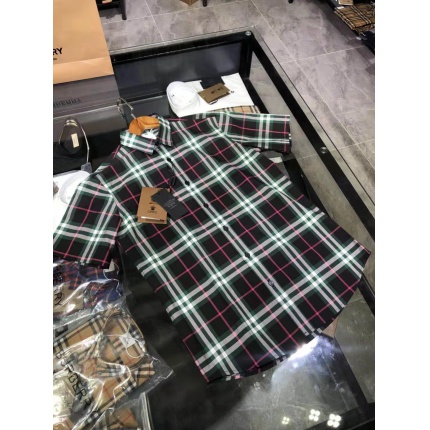 Burberry Short-Sleeved Shirts for Men in 177337