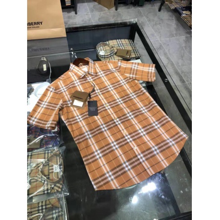 Burberry Short-Sleeved Shirts for Men in 177338