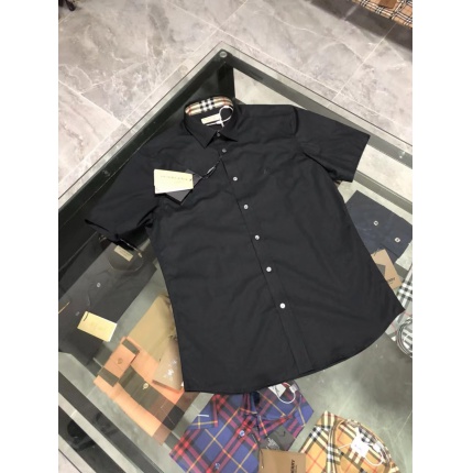 Burberry Short-Sleeved Shirts for Men in 177342