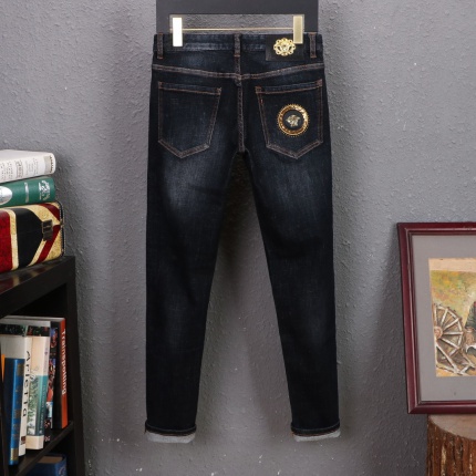 New Versace Jeans for Men 28-38 in 177582