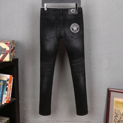 New Versace Jeans for Men 28-38 in 177605