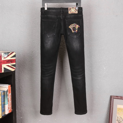 New Versace Jeans for Men 28-38 in 177607