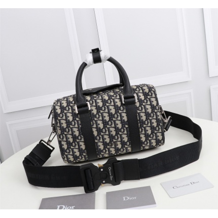 Dior AAA Quality Handbags in 177674